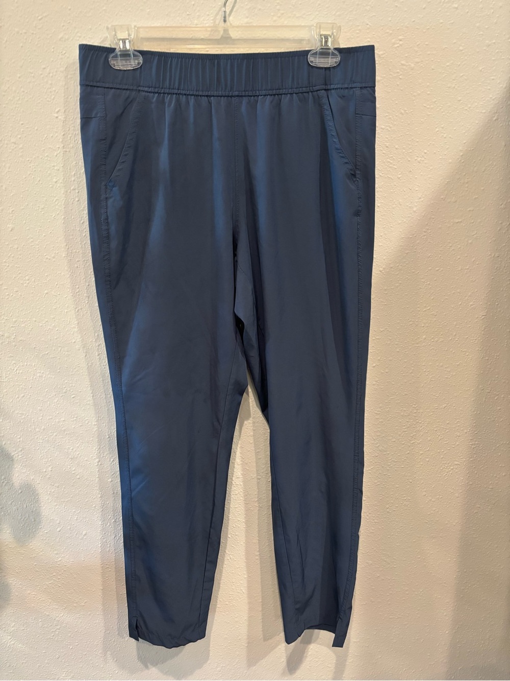 Eddie Bauer pull on ankle pants small 2 pair.